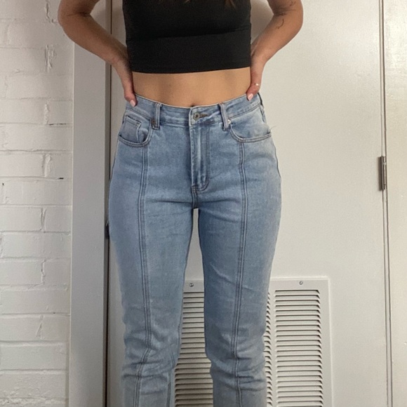 Light Wash Raw Edge Jeans Sz 9 